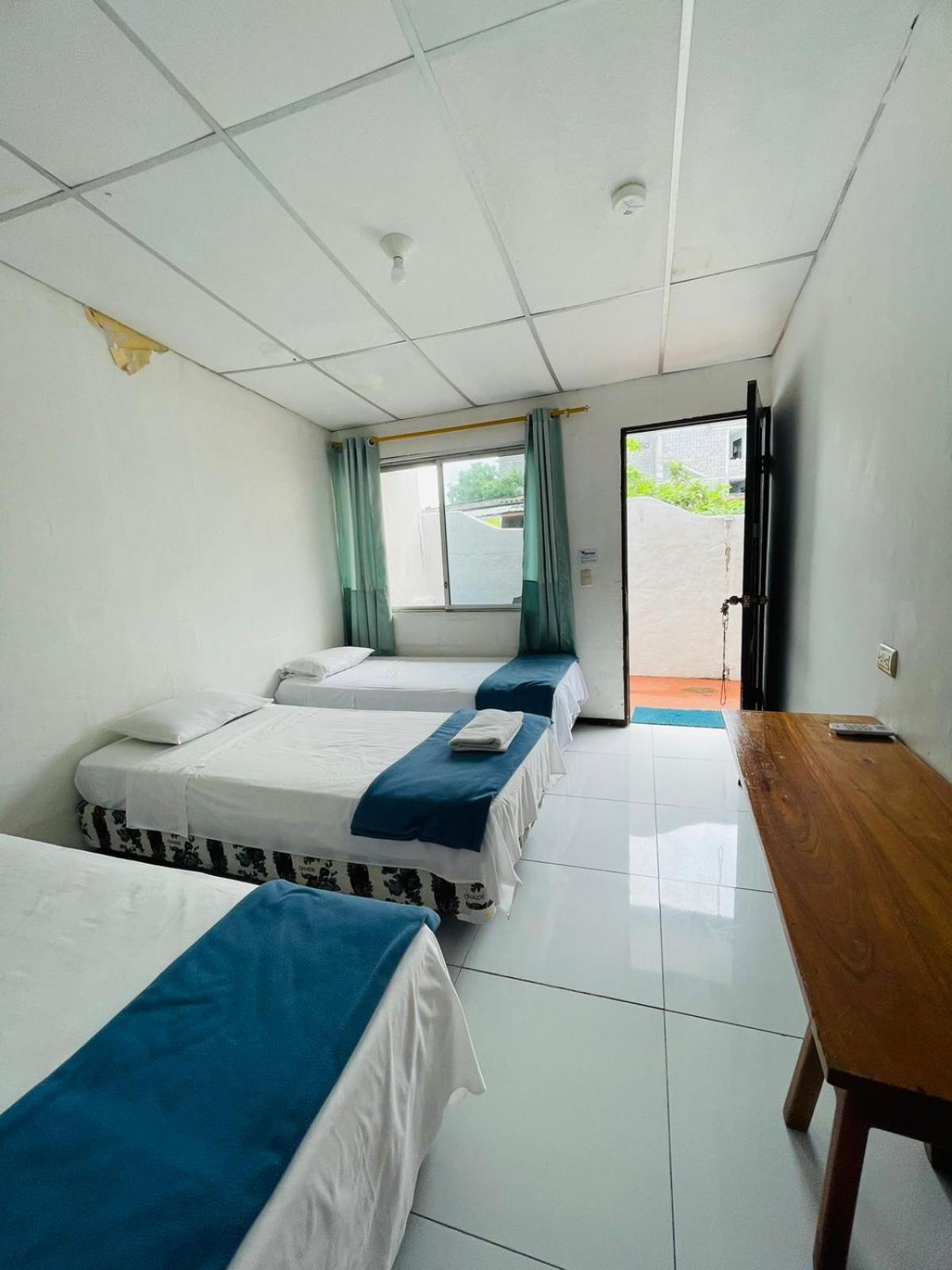 Hostal Darwin Puerto Ayora  Esterno foto