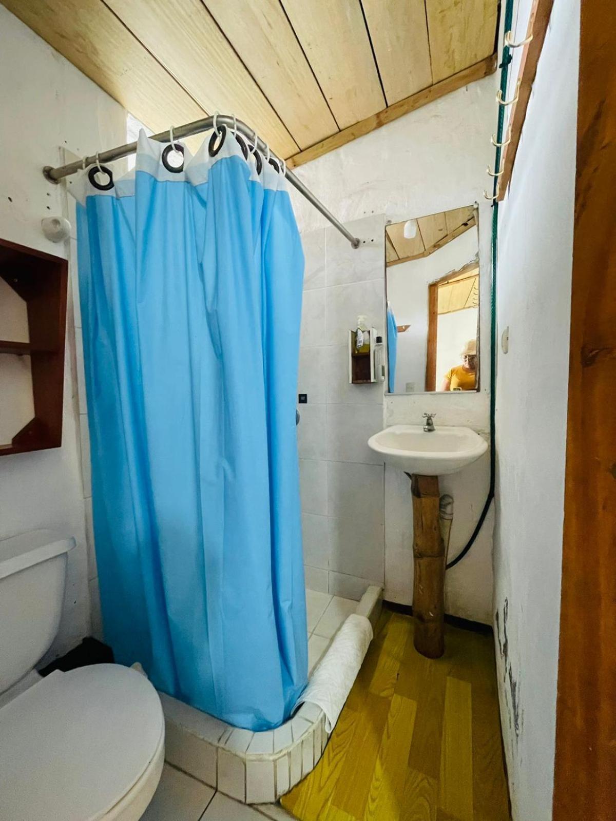 Hostal Darwin Puerto Ayora  Esterno foto
