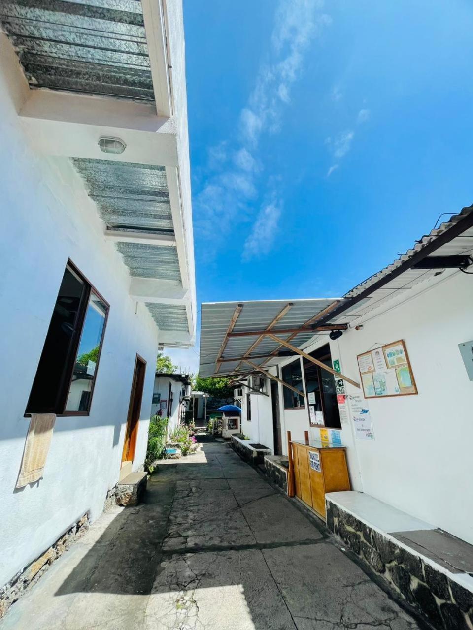 Hostal Darwin Puerto Ayora  Esterno foto