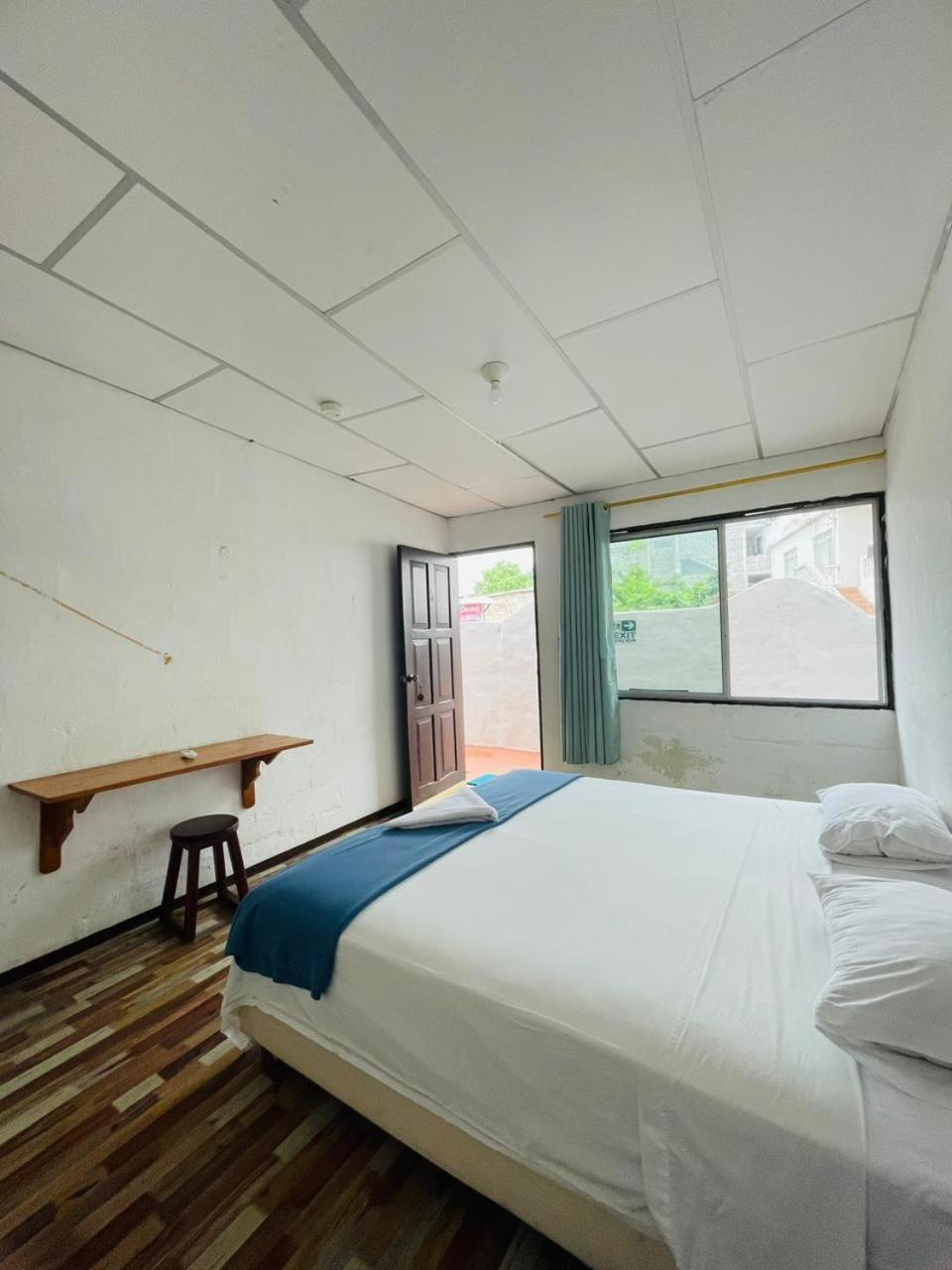 Hostal Darwin Puerto Ayora  Esterno foto